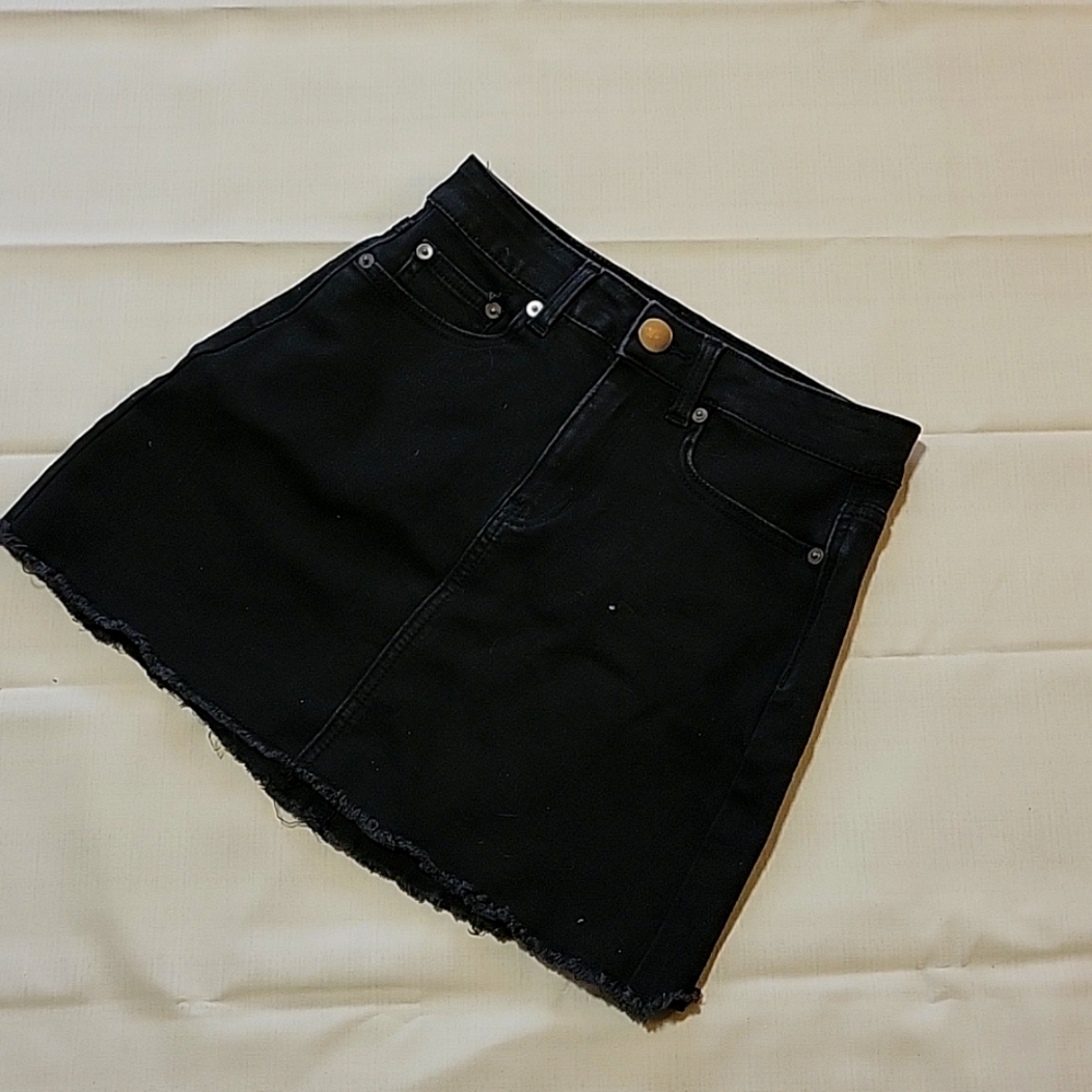 Mid rise skirt